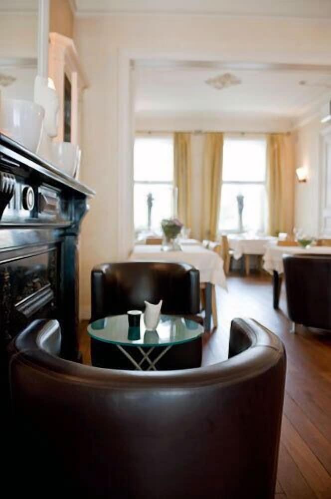 Le Castel Hotel