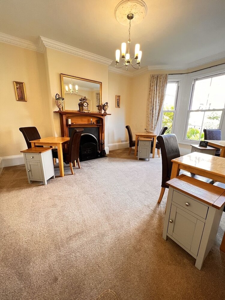 Alcuin Lodge