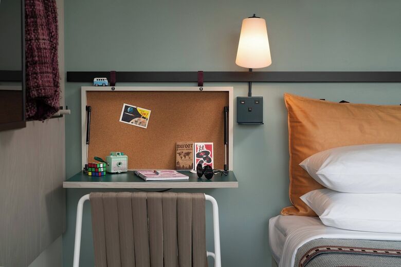 Hotel Moxy Portland Downtown