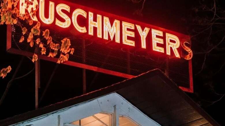 Hotel Ruschmeyers #3 - Queen