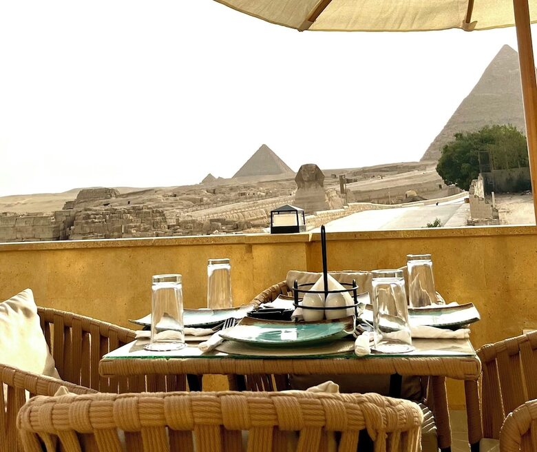 Bed & Breakfast The Gate Hotel Front Pyramids & Sphinx View