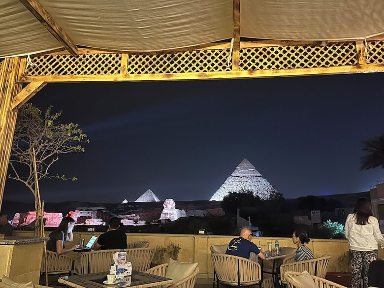 Bed & Breakfast The Gate Hotel Front Pyramids & Sphinx View