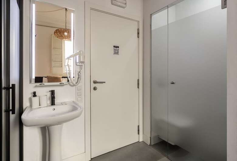 Hotel Antiguo Brondo Selfcheck-in Smart Rooms