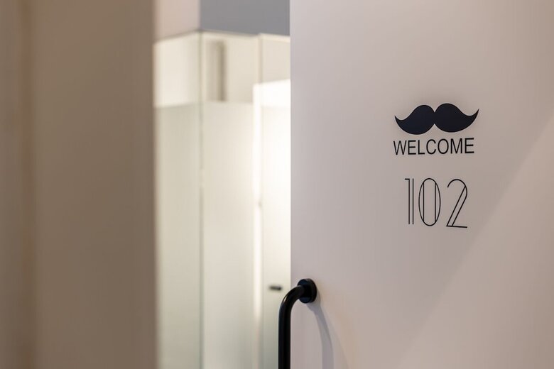 Hotel Antiguo Brondo Selfcheck-in Smart Rooms