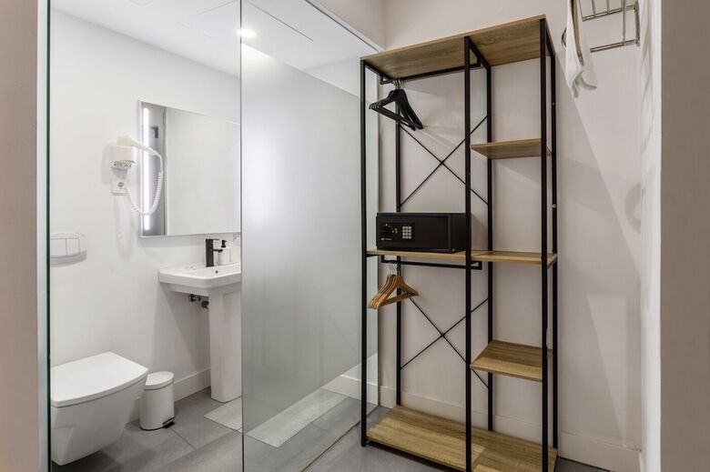 Hotel Antiguo Brondo Selfcheck-in Smart Rooms