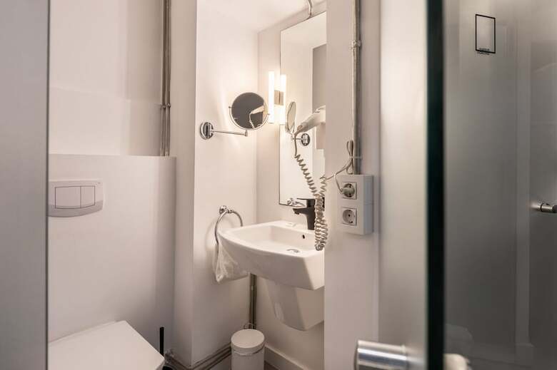 Hotel Antiguo Brondo Selfcheck-in Smart Rooms