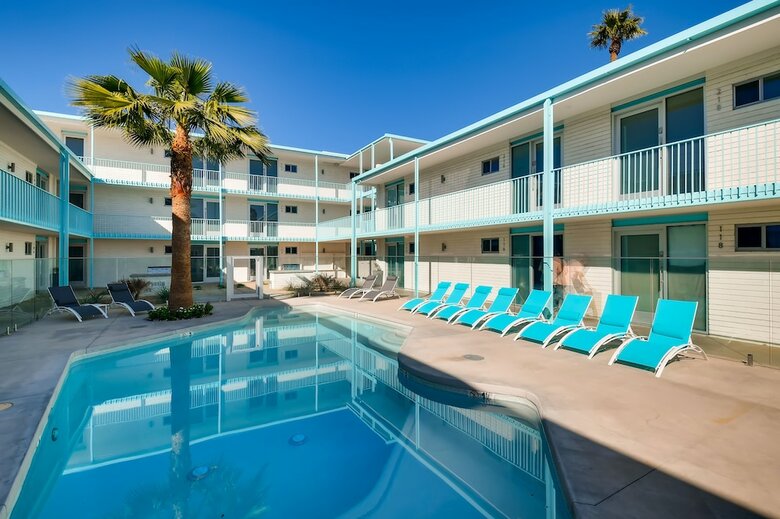 Aparthotel Hollywood Studios In Downtown Phoenix