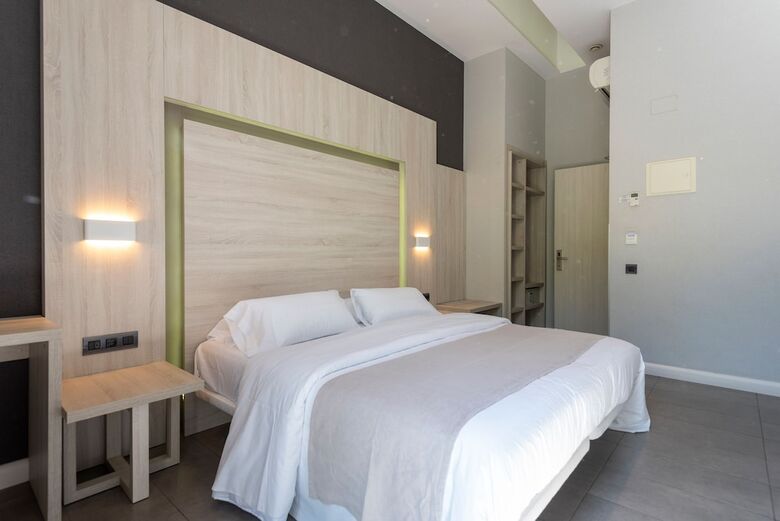 Pension Plaza Goya Rooms