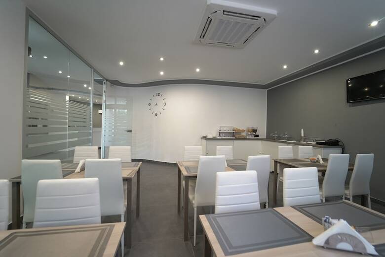 Dh Hotel