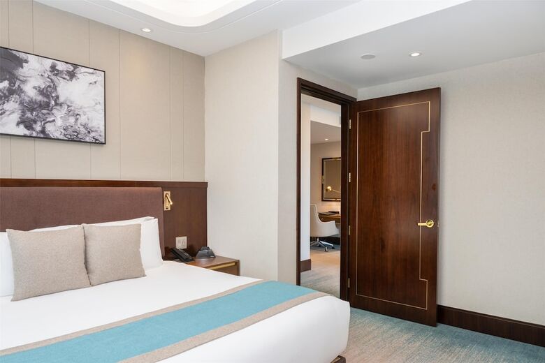Blossom Hotel Houston, Curio Collection By Hilton