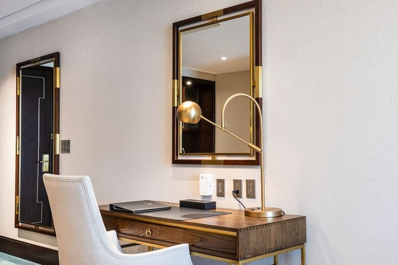 Blossom Hotel Houston, Curio Collection By Hilton