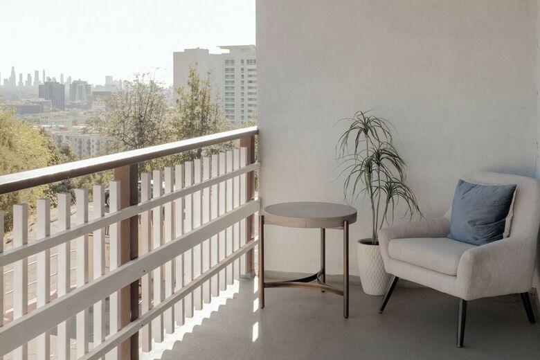Hollywood Hills Hotel