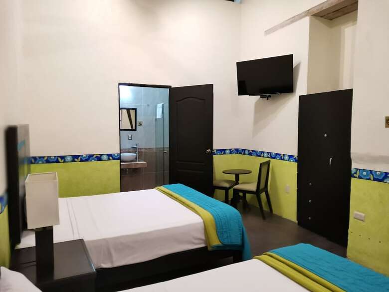 Hotel Mes�n Santa Clara