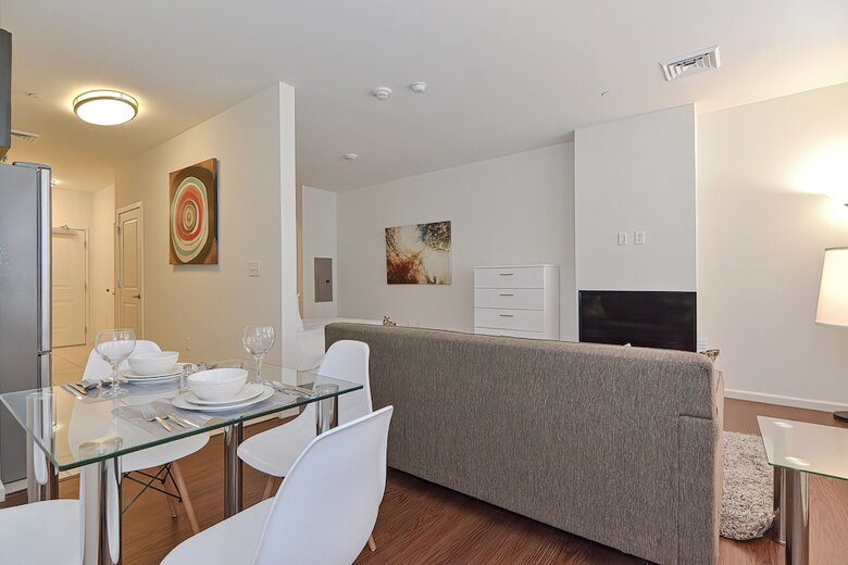 Aparthotel Global Luxury Suites East Boston