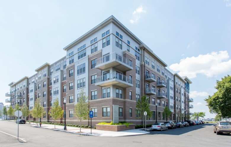 Aparthotel Global Luxury Suites East Boston
