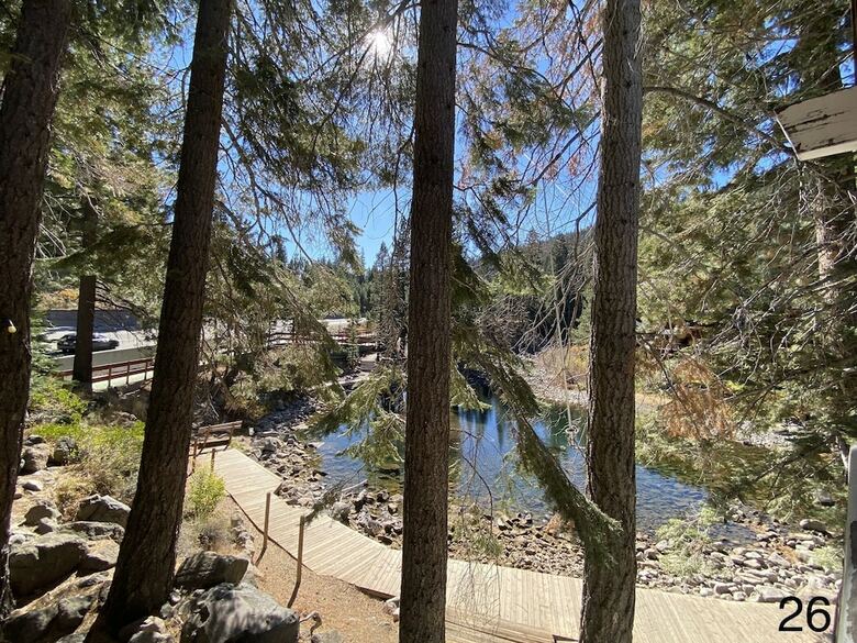 Hotel River Ranch Lodge & Restaurant