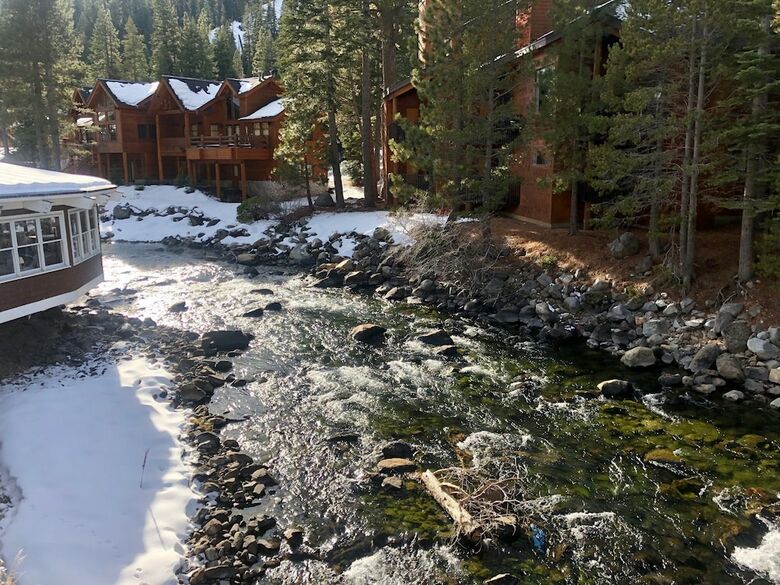 Hotel River Ranch Lodge & Restaurant