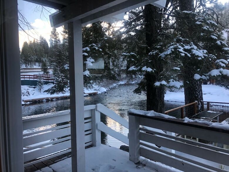 Hotel River Ranch Lodge & Restaurant