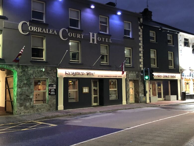 Hotel Corralea Court