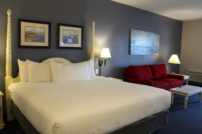 Blue Harbor Resort And Conference Center