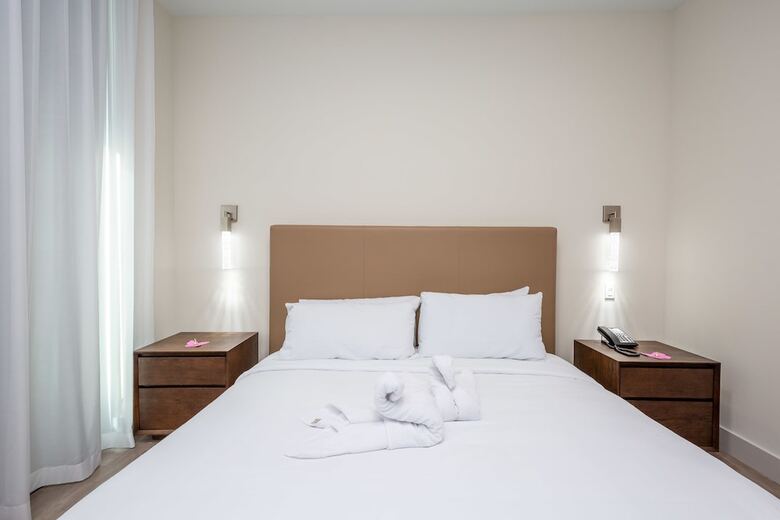 Private Luxury Condos At Costa Hollywood