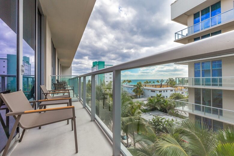 Private Luxury Condos At Costa Hollywood