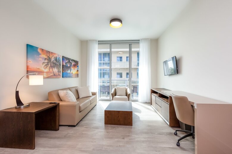 Private Luxury Condos At Costa Hollywood
