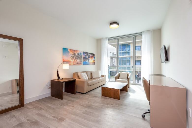 Private Luxury Condos At Costa Hollywood