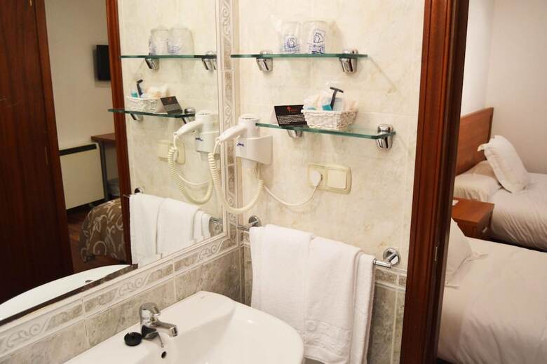 Pension Hostal Residencia Fornos