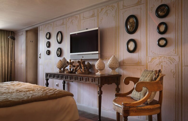 Hotel Domaine Des Saints P�res