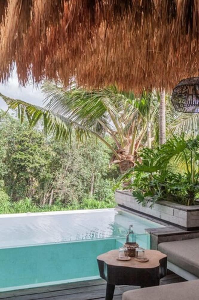 Hotel Batukaru Private Pool Suite 1