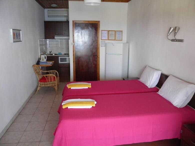 Hotel Fatiras Studios