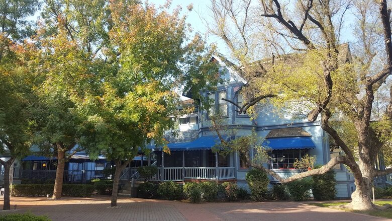 Hotel Irwin Street Inn