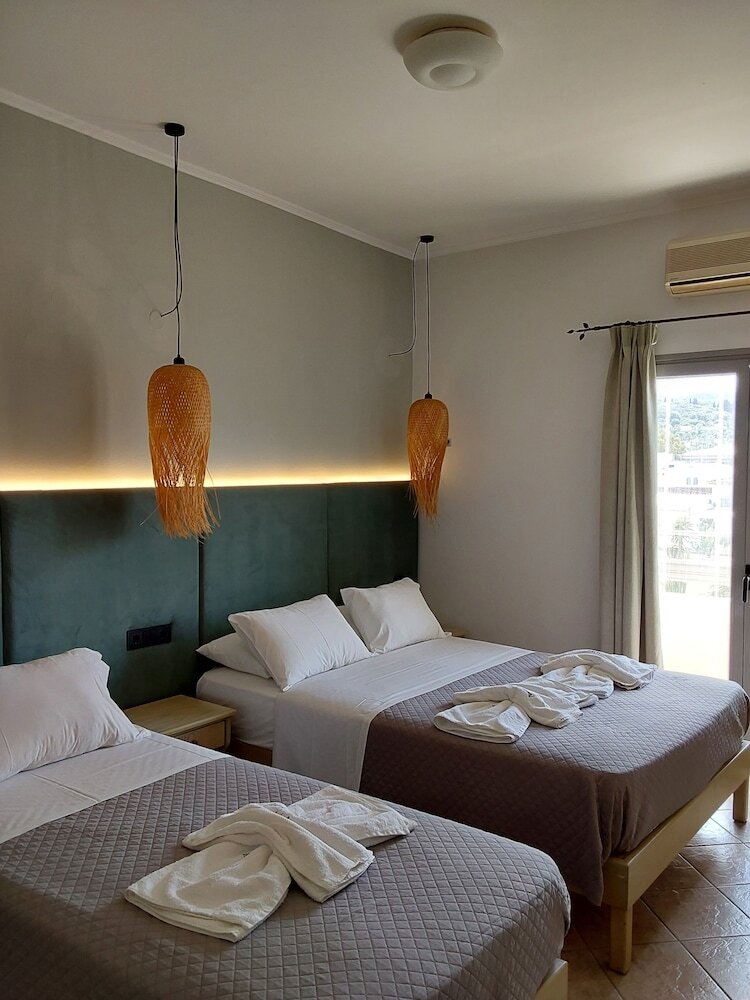 Hotel Ninos On The Beach