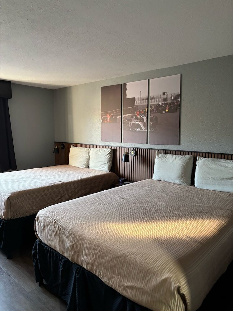 Plymouth Suites Hotel