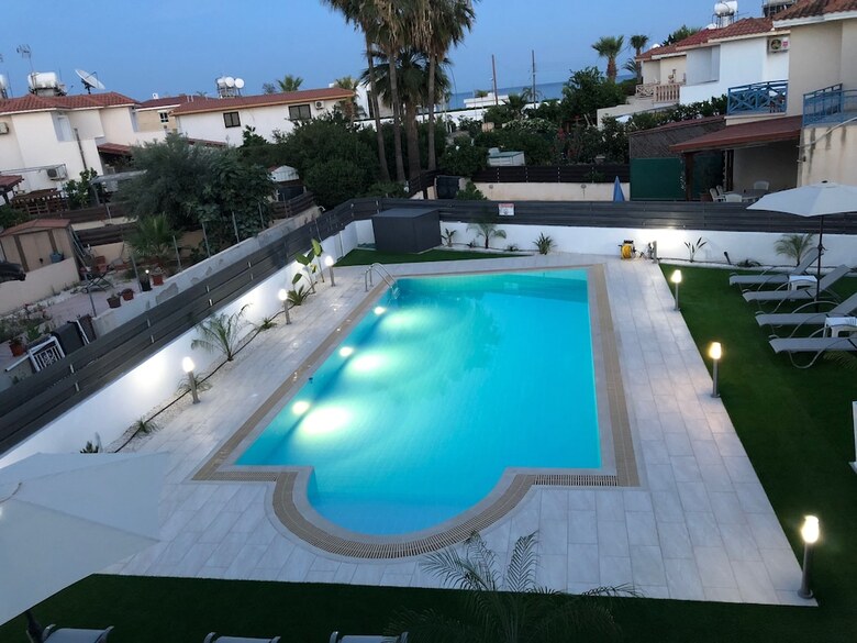 Aparthotel Long Beach Gardens 1