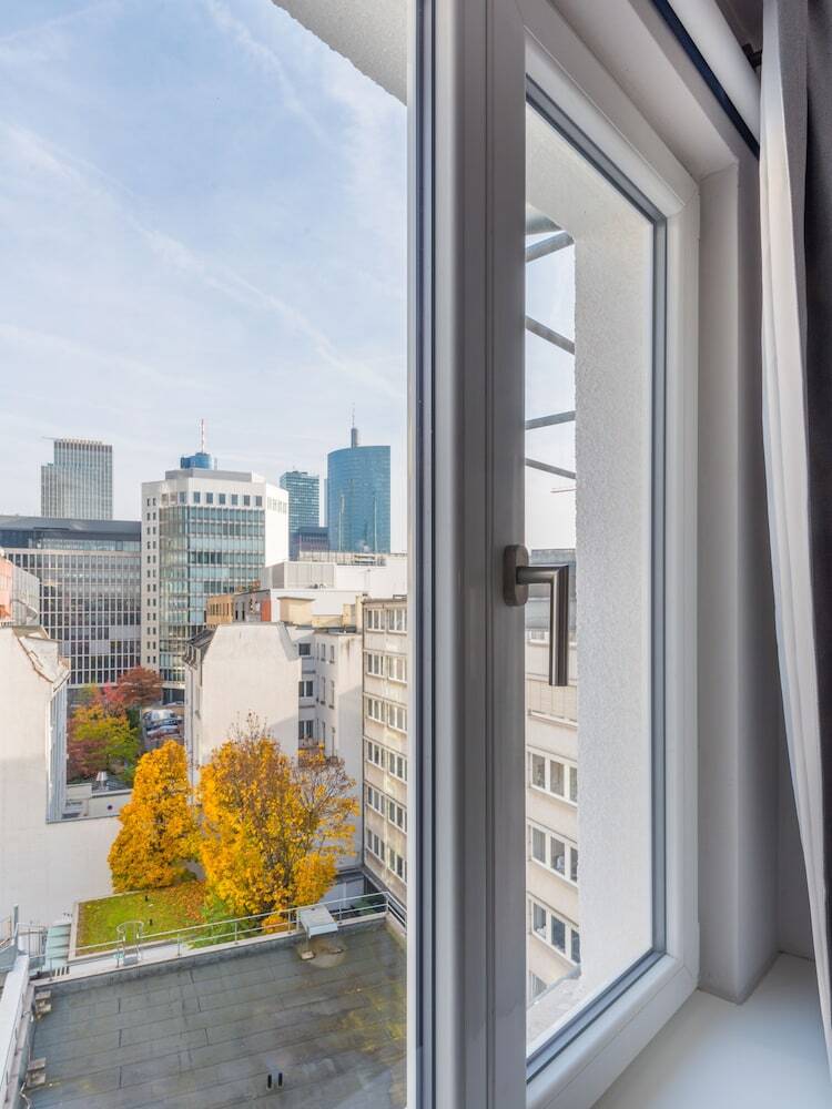 Numa Frankfurt Blau