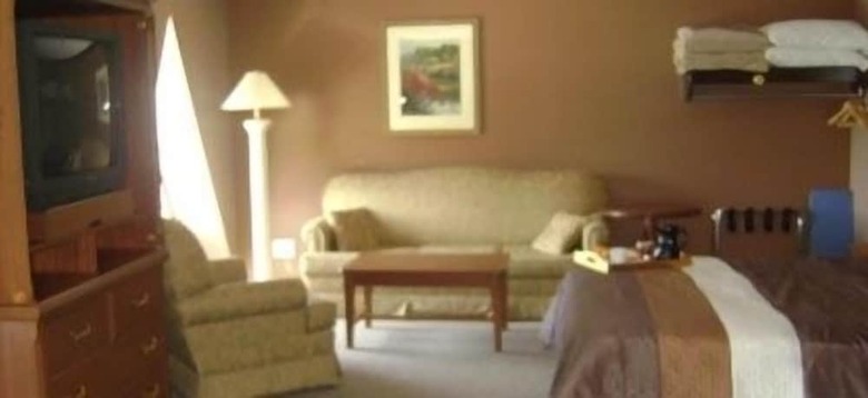 Hotel Talbot Trail Inn & Suites