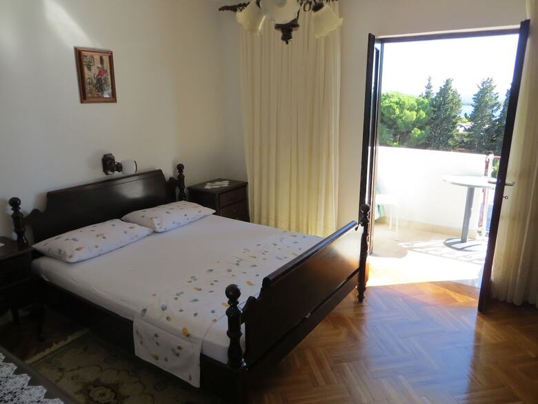 Apartments And Rooms Rogosic