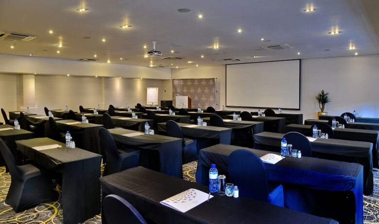 Hotel Cresta Grande Cape Town