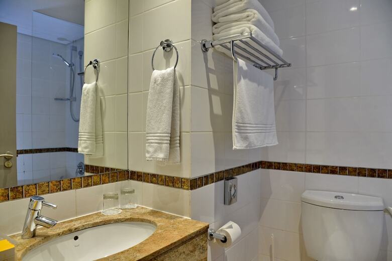 Hotel Cresta Grande Cape Town