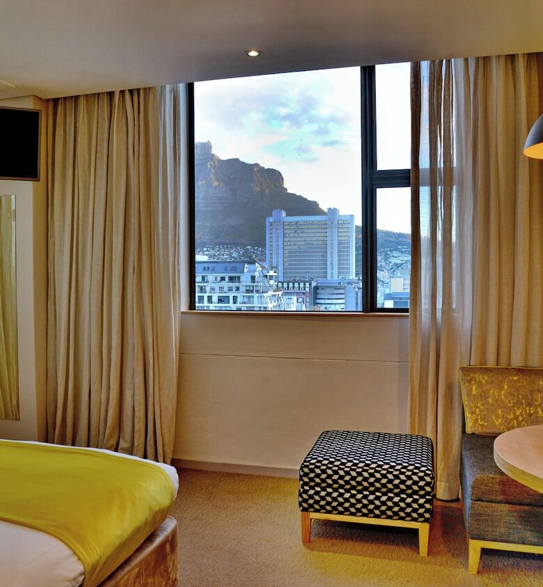 Hotel Cresta Grande Cape Town