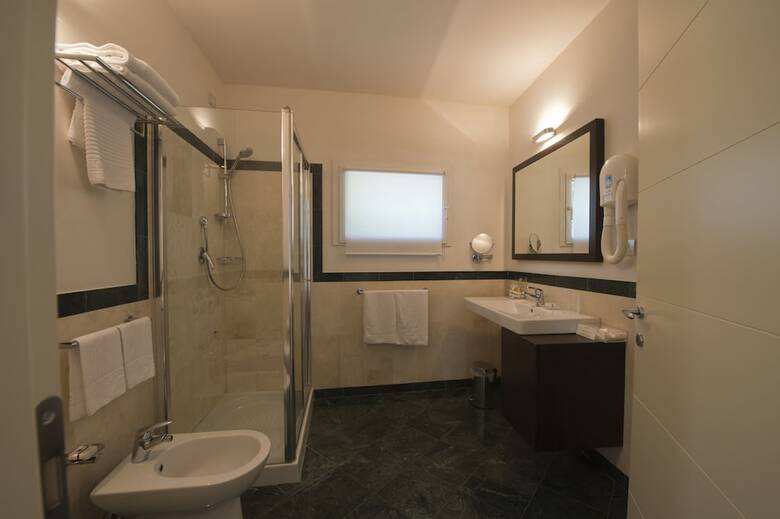Residencia Eden Rock Resort