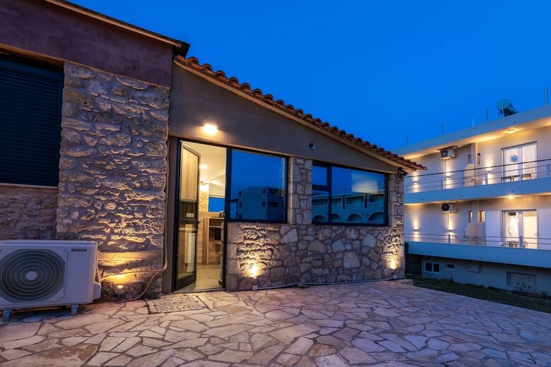 Georgia Apartments