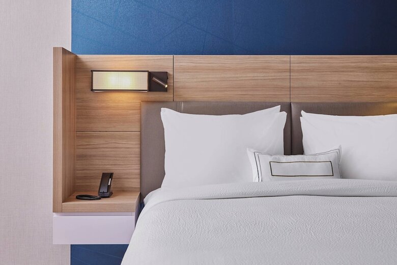 Hotel Springhill Suites By Marriott Chicago Chinatown