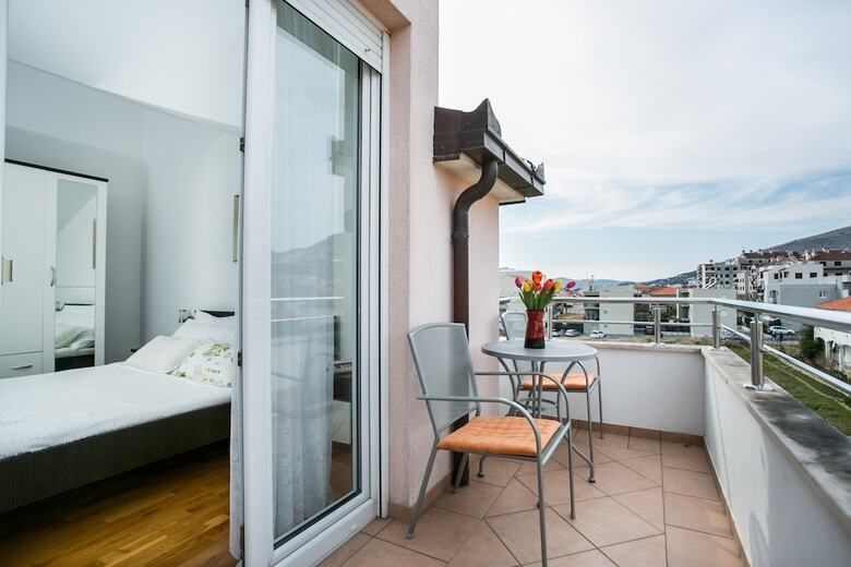 Apartments Bili