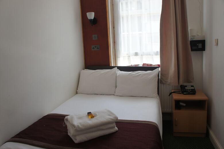 Plaza London Hotel