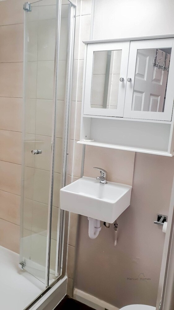 Room-cosy Double Private Bedroom 2-3