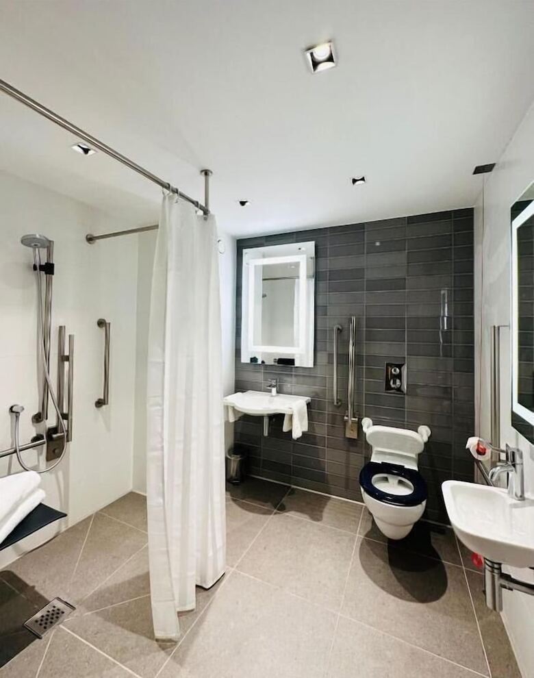 Clayton Hotel Manchester City Centre