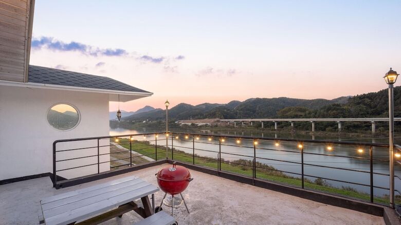 Gangchon Beautiful Pet House Pension